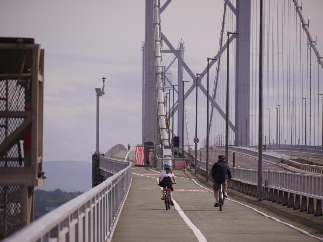 Al final se podía cruzar el puente sin problemas en bicicleta